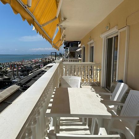 Olympic Beach Rooms Exterior photo