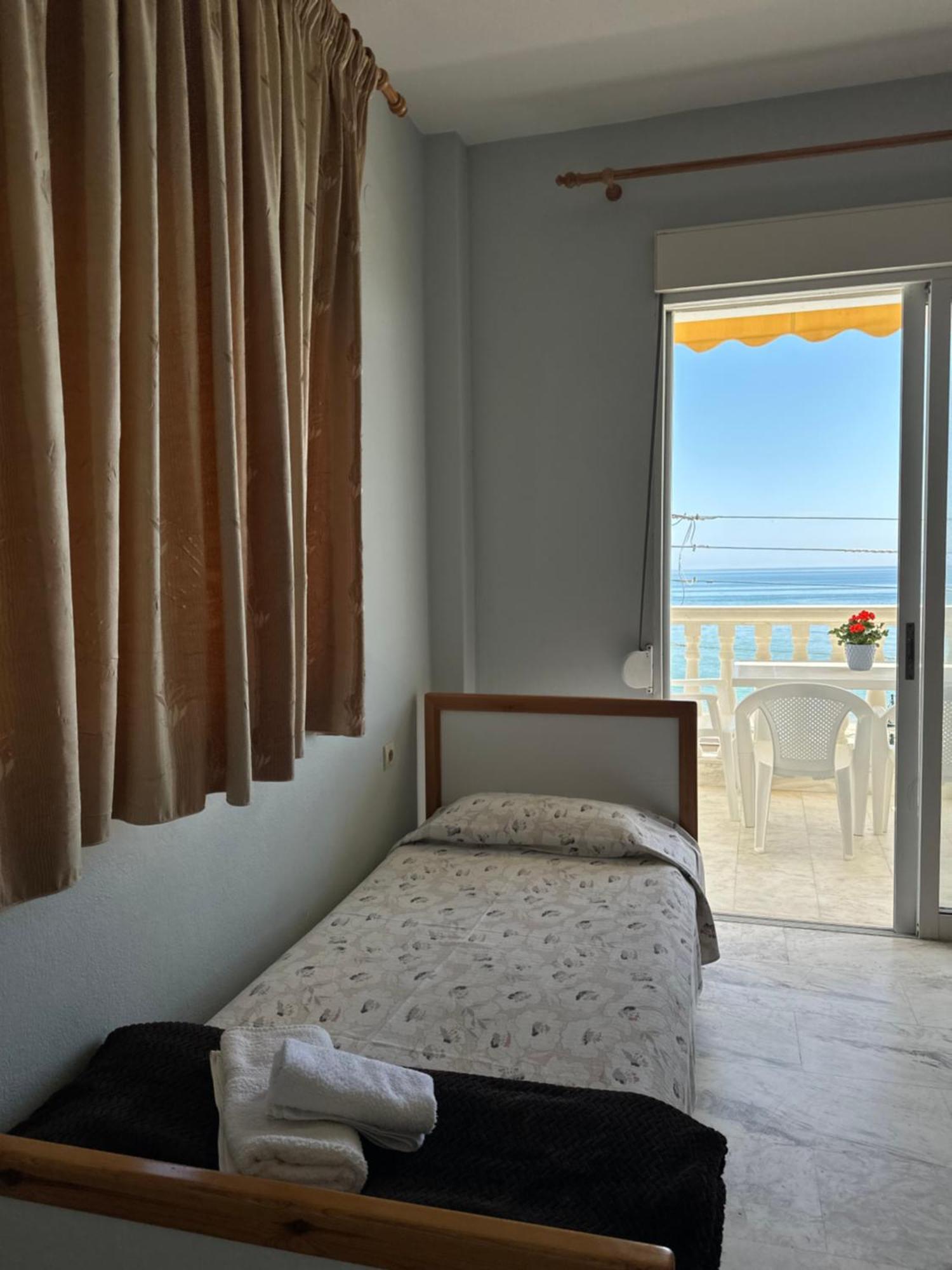 Olympic Beach Rooms Room photo